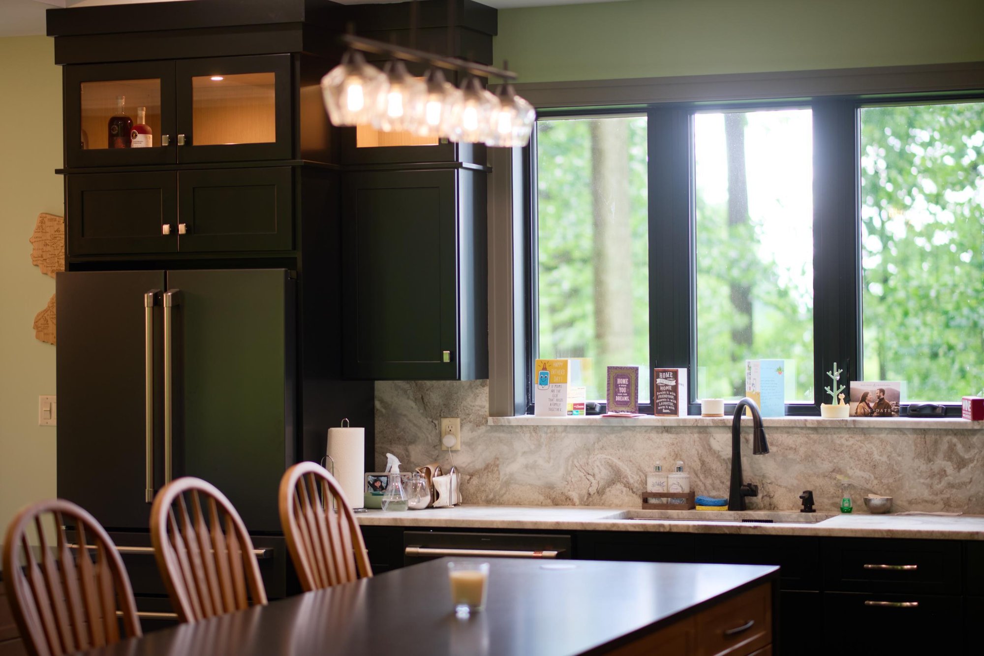 Side view of Kitchen in Delaware Township by GTG Builders