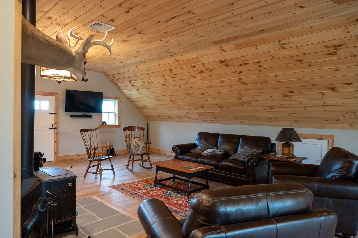 second story farmhouse barn by GTG Builders in Stockton, New Jersey